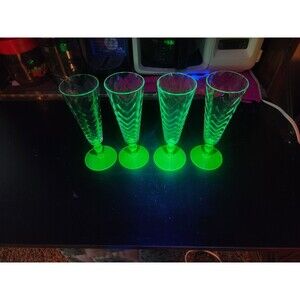 Vintage Chevron/Herringbone Optic Champagne Flutes Uranium Glass Stem Set of 4